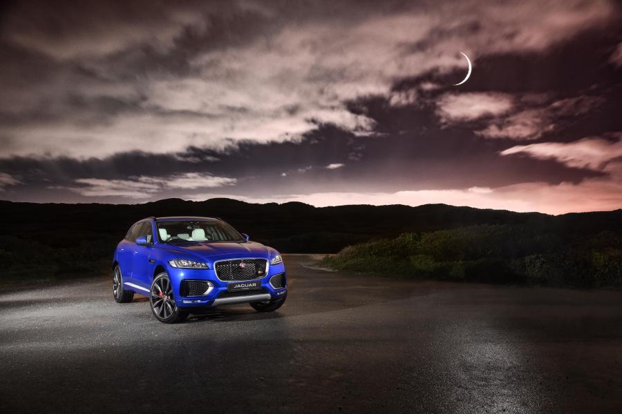  Jaguar F-Pace S 35t AWD 2016 года  (ZA) (фото 24 из 27)